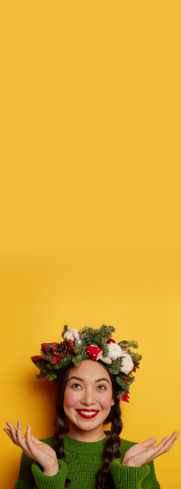 Pessoa na celebração da coroa de flores