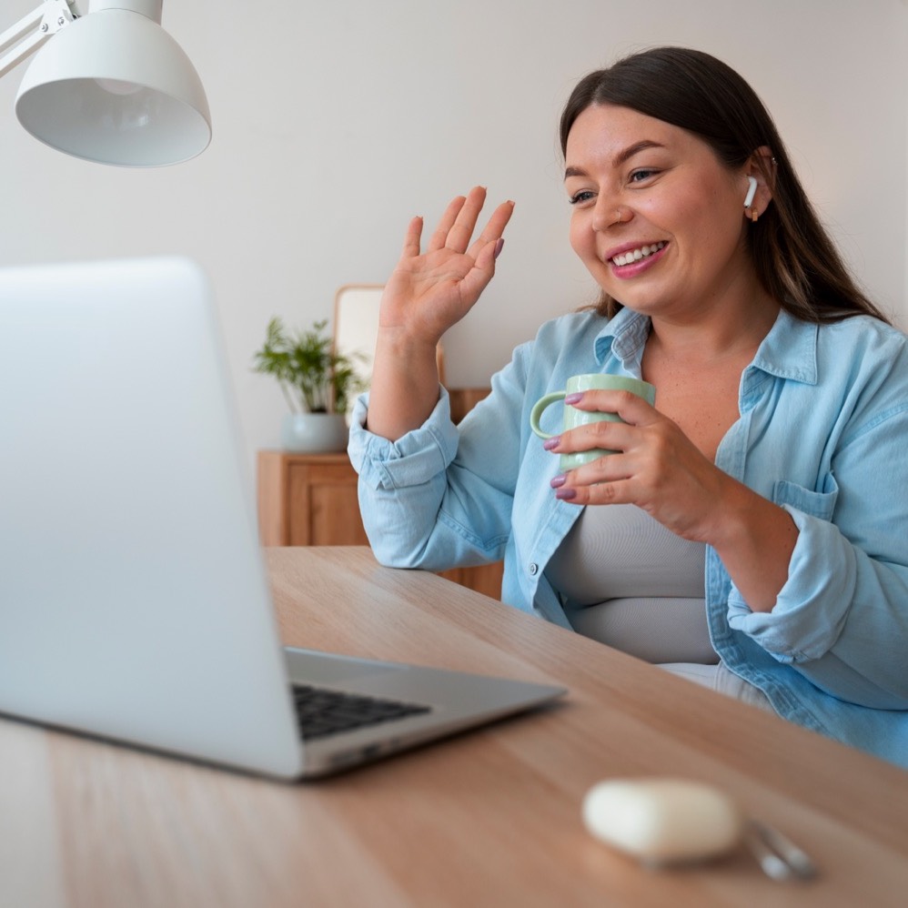 Pessoa usando laptop